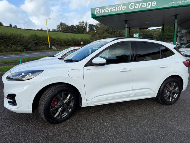 FORD KUGA 2.5 Kuga ST-Line 5 Door 2.5L Duratec 225PS PHEV FWD CVT Automatic