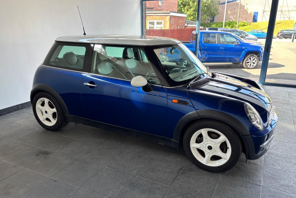 View MINI HATCH 1.6 Cooper Hatch