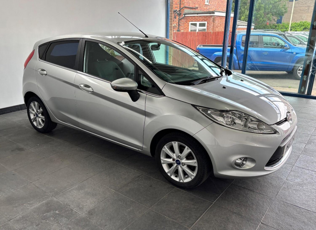 View FORD FIESTA 1.3 Zetec