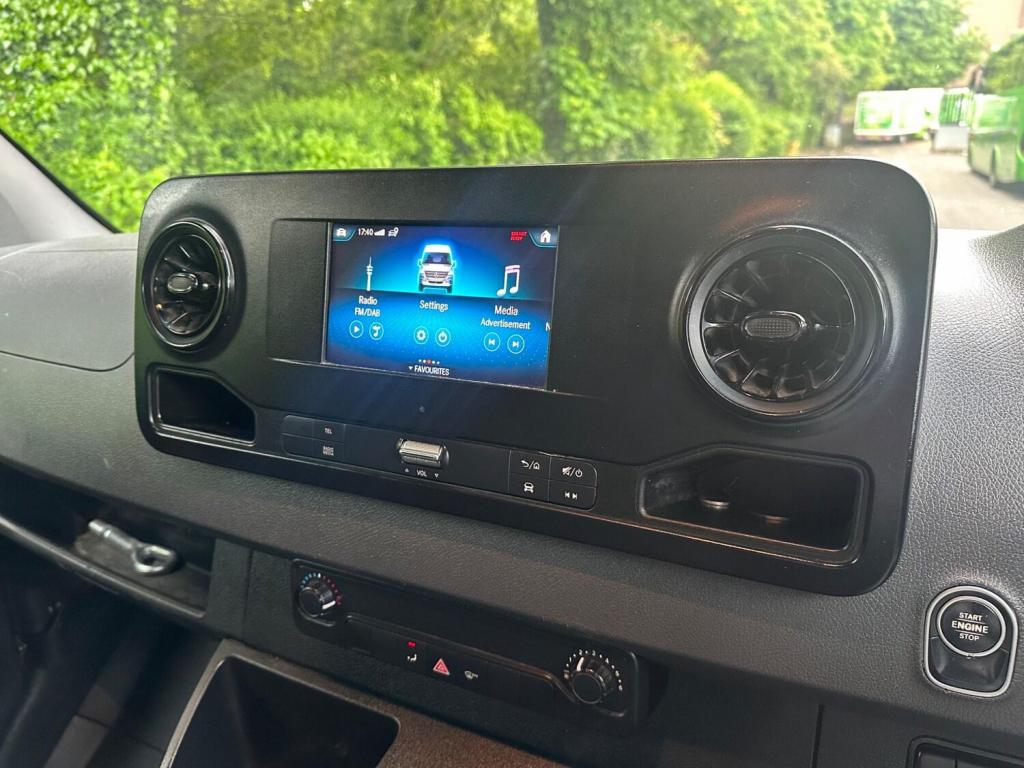 MERCEDES-BENZ SPRINTER