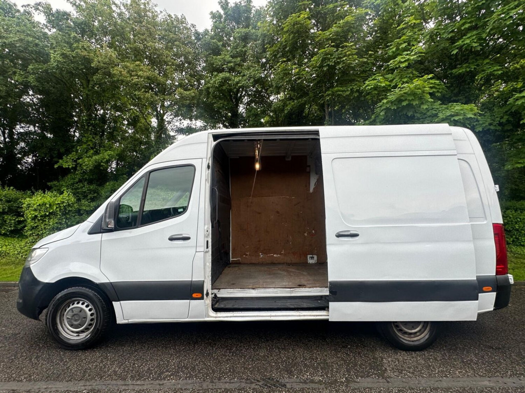 MERCEDES-BENZ SPRINTER
