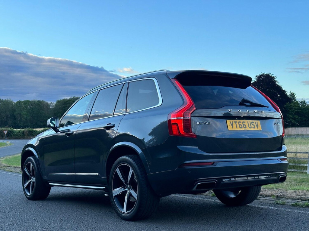 VOLVO XC90