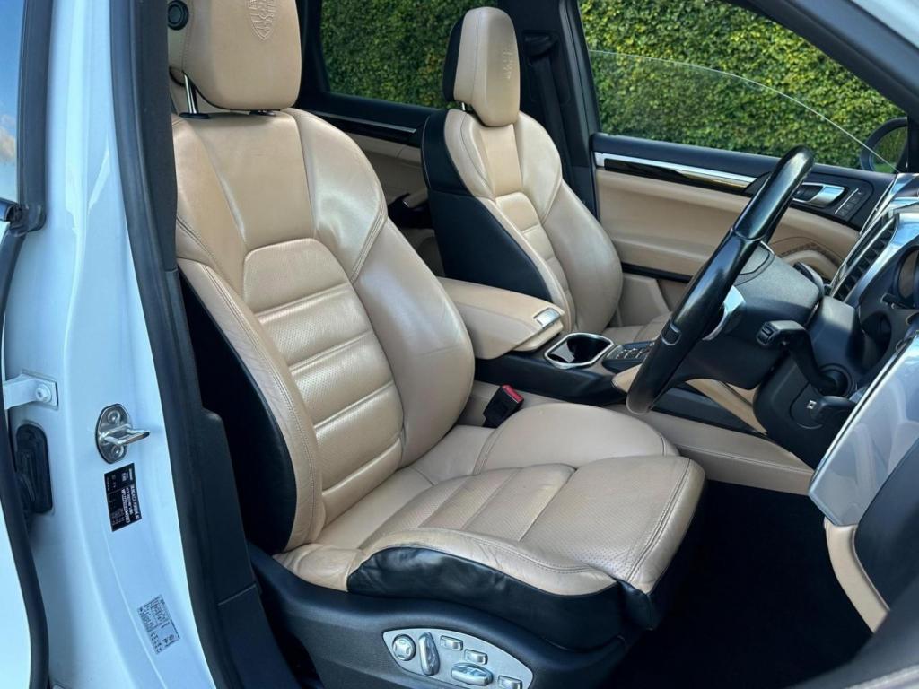 PORSCHE CAYENNE