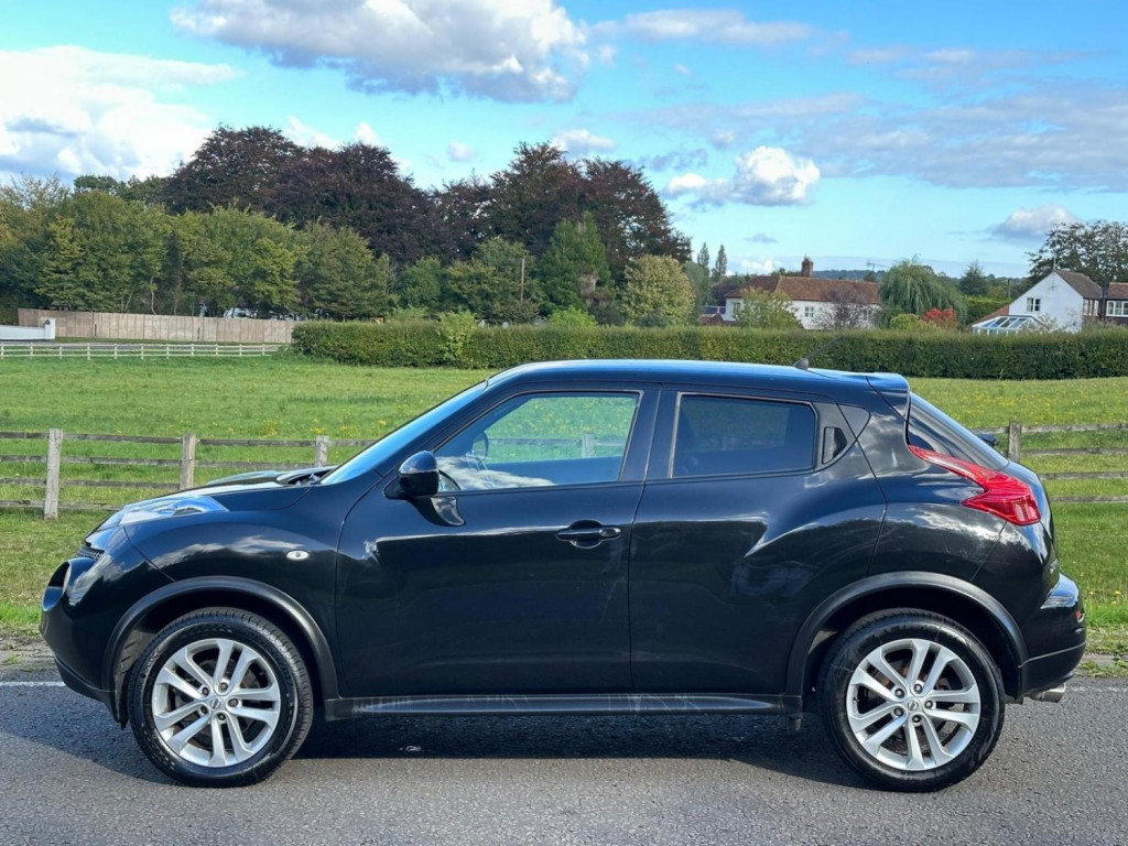 View NISSAN JUKE 1.6 DIG-T Tekna Euro 5 5dr