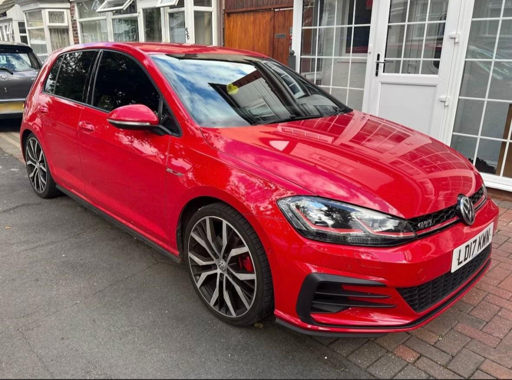 VOLKSWAGEN GOLF
