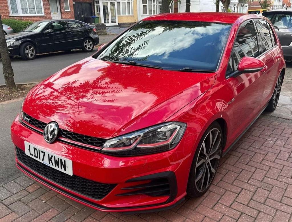 VOLKSWAGEN GOLF