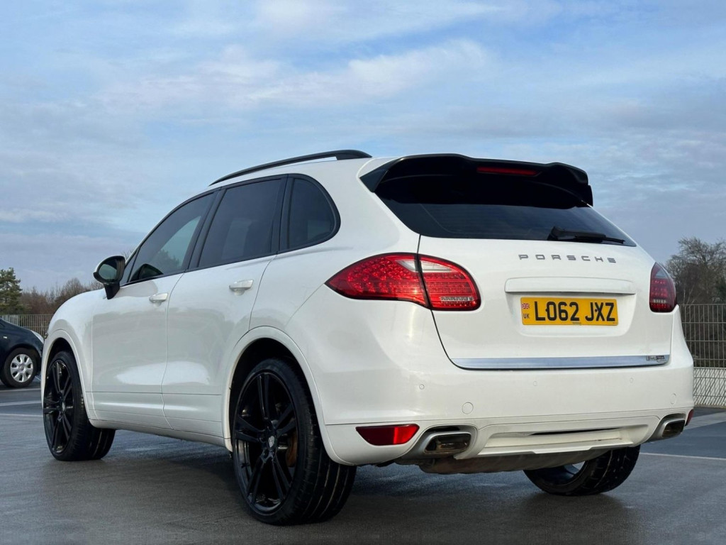 View PORSCHE CAYENNE 3.0 TD V6 Tiptronic 4WD Euro 5 (s/s) 5dr