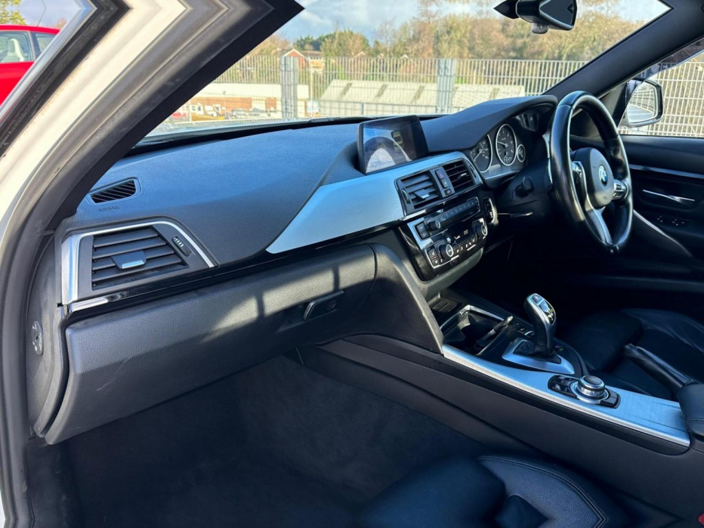 View BMW 3 SERIES 2.0 320d M Sport Auto Euro 6 (s/s) 4dr