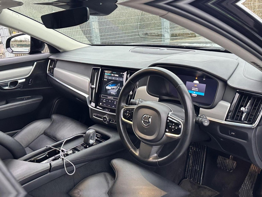 View VOLVO V90 2.0 B4 MHEV Plus Auto Euro 6 (s/s) 5dr