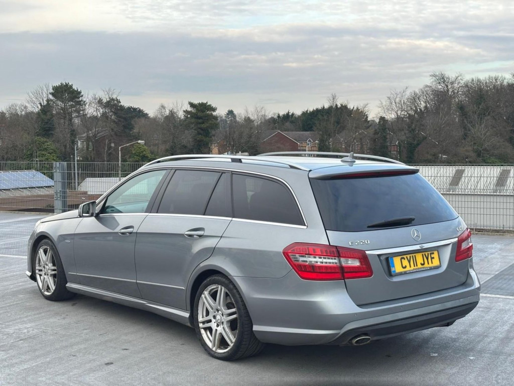 View MERCEDES-BENZ E CLASS 2.1 E220 CDI BlueEfficiency Sport Tiptronic Euro 5 5dr