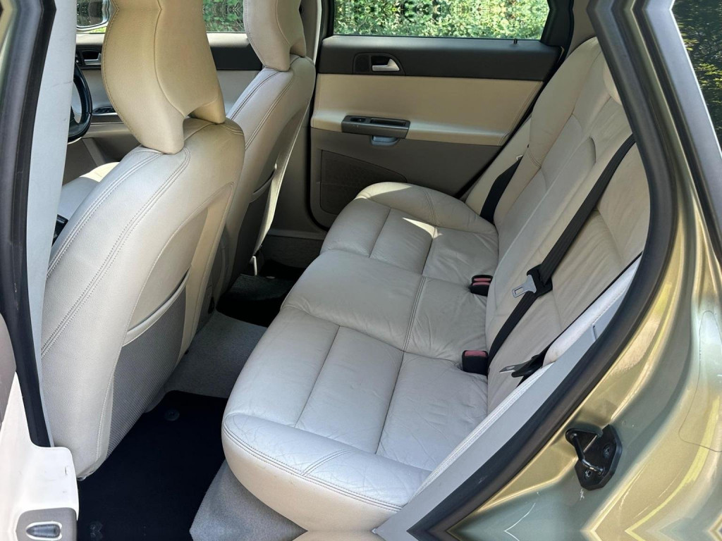 VOLVO V50
