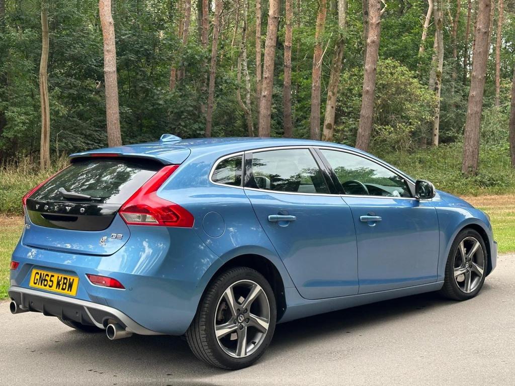 VOLVO V40