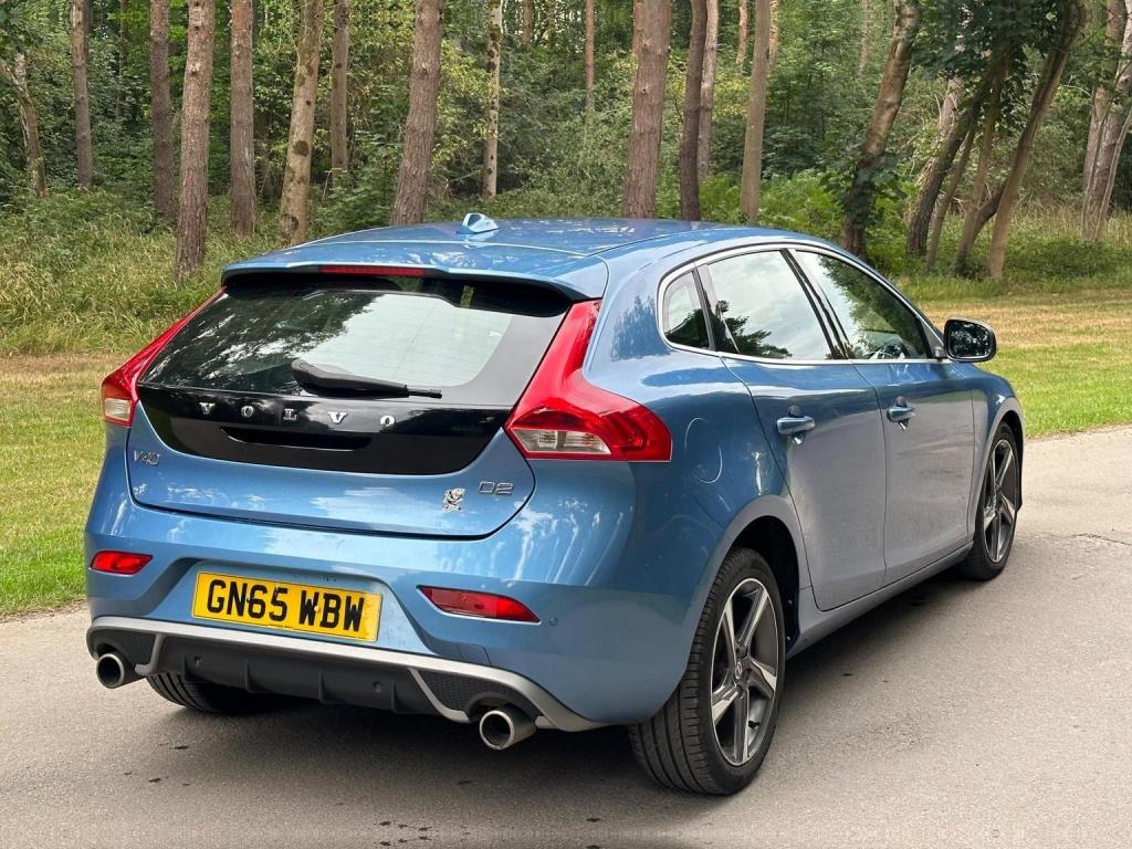 VOLVO V40