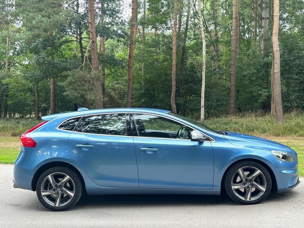 VOLVO V40