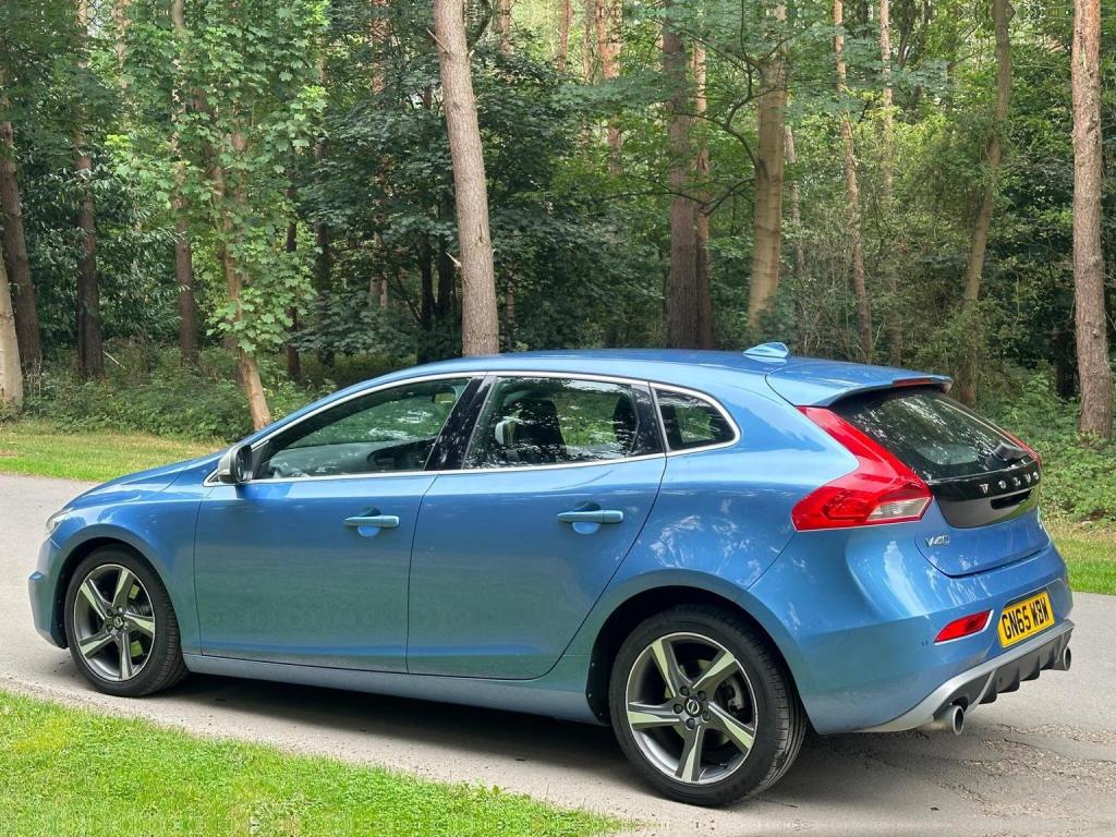 VOLVO V40
