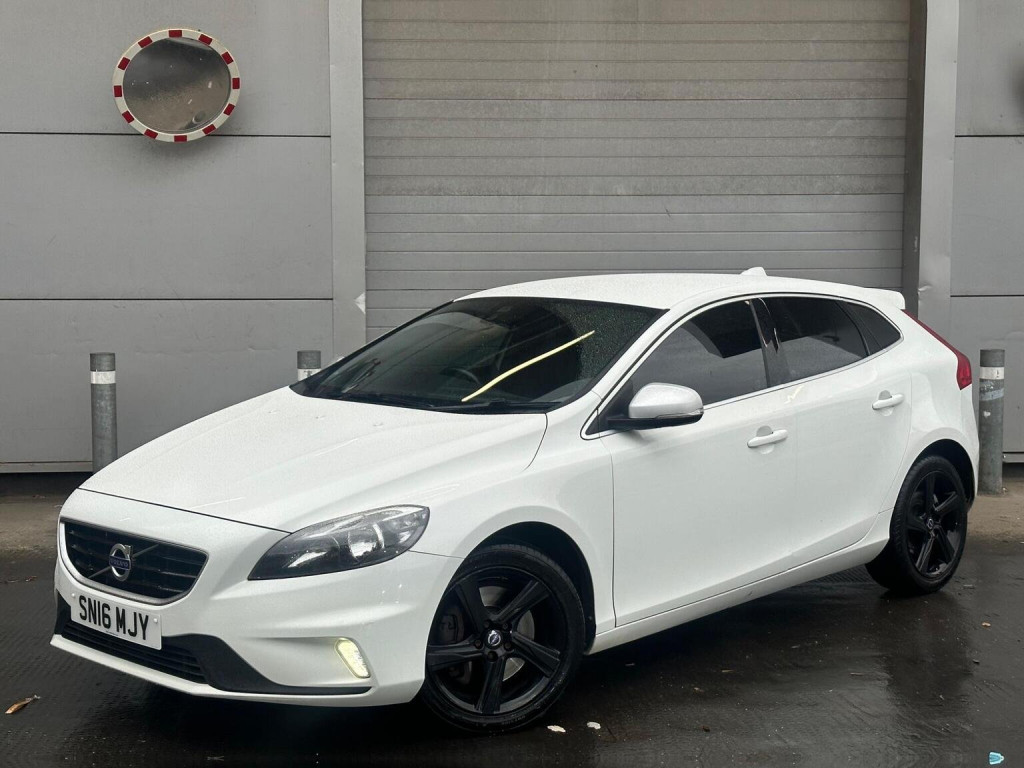 VOLVO V40