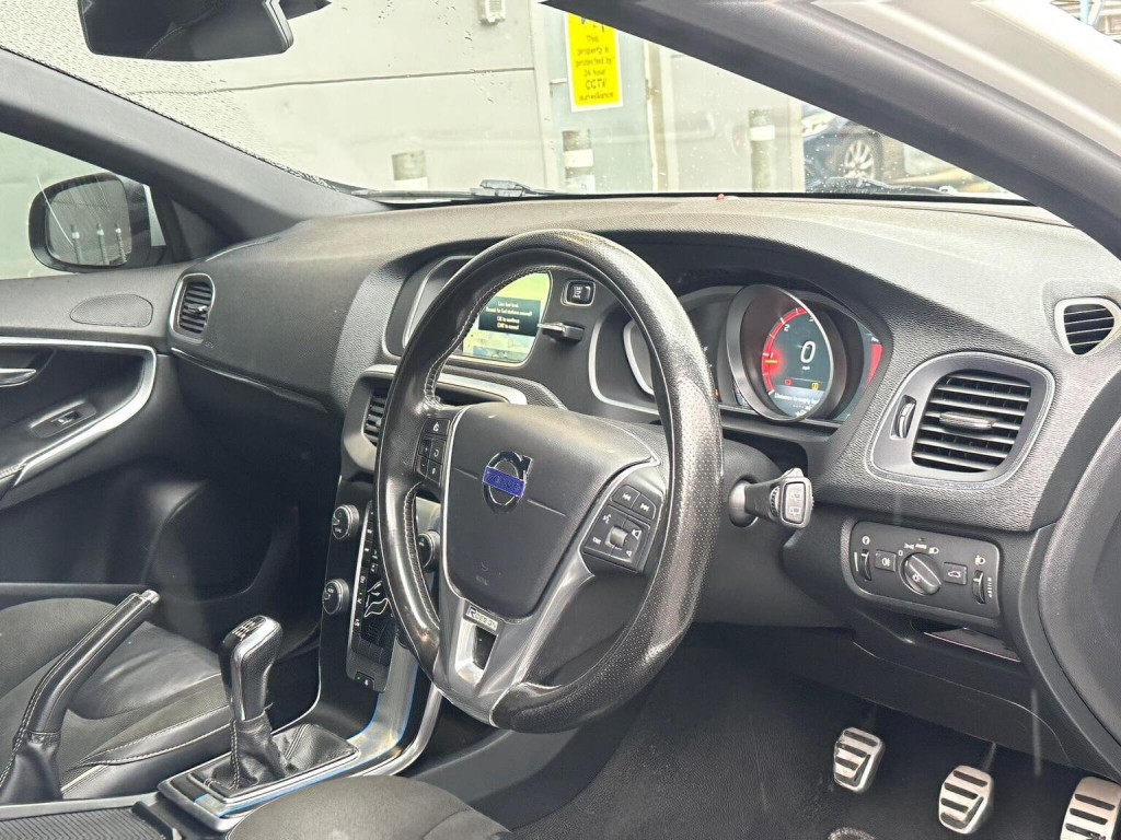 View VOLVO V40 2.0 D4 R-Design Nav Euro 6 (s/s) 5dr