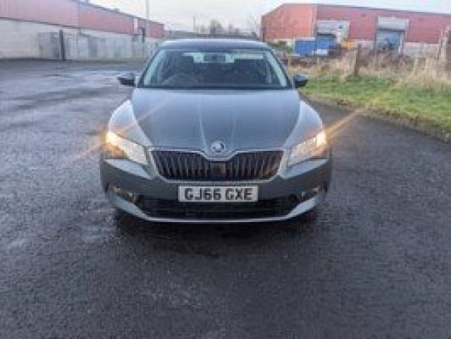 SKODA SUPERB 1.6 TDI S