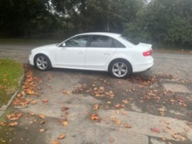 AUDI A4 2.0 TDI Black Edition