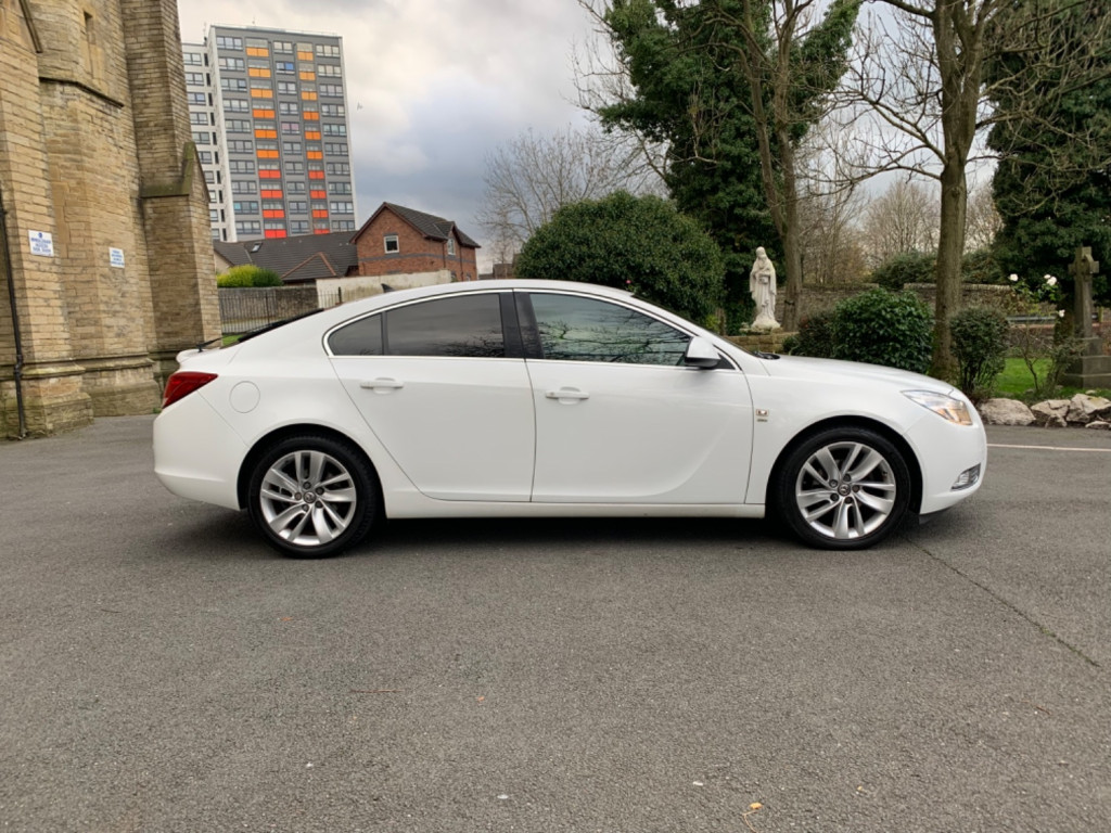 VAUXHALL INSIGNIA