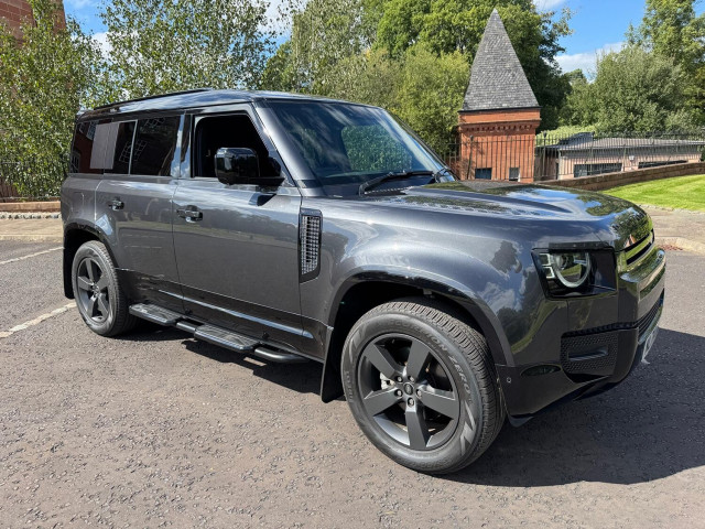 LAND ROVER DEFENDER 110