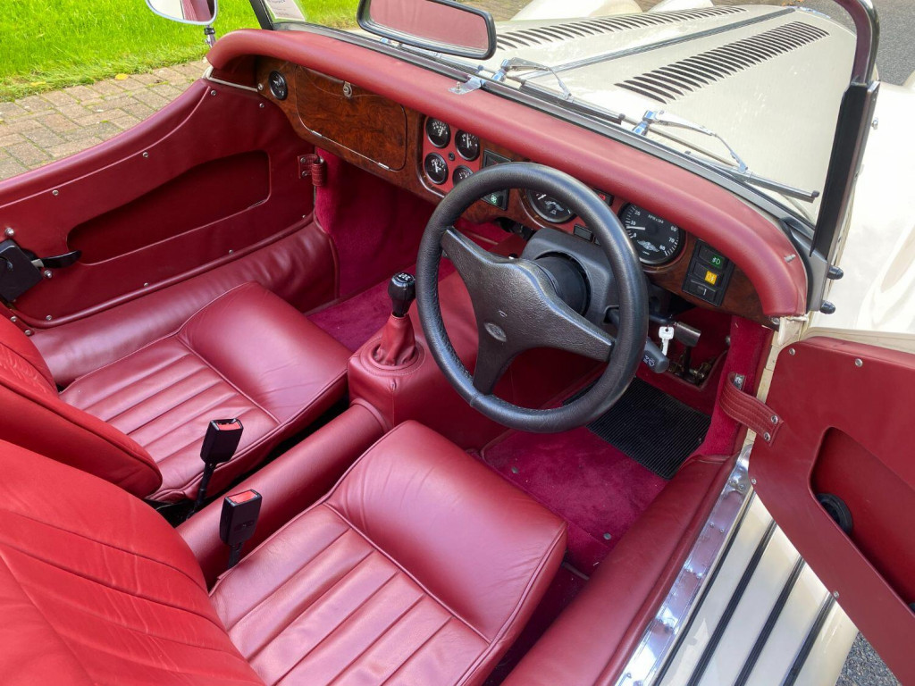 View MORGAN PLUS 8 4.6 CONVERTIBLE