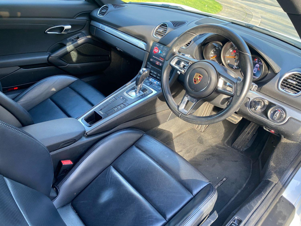 View PORSCHE 718 CAYMAN 
