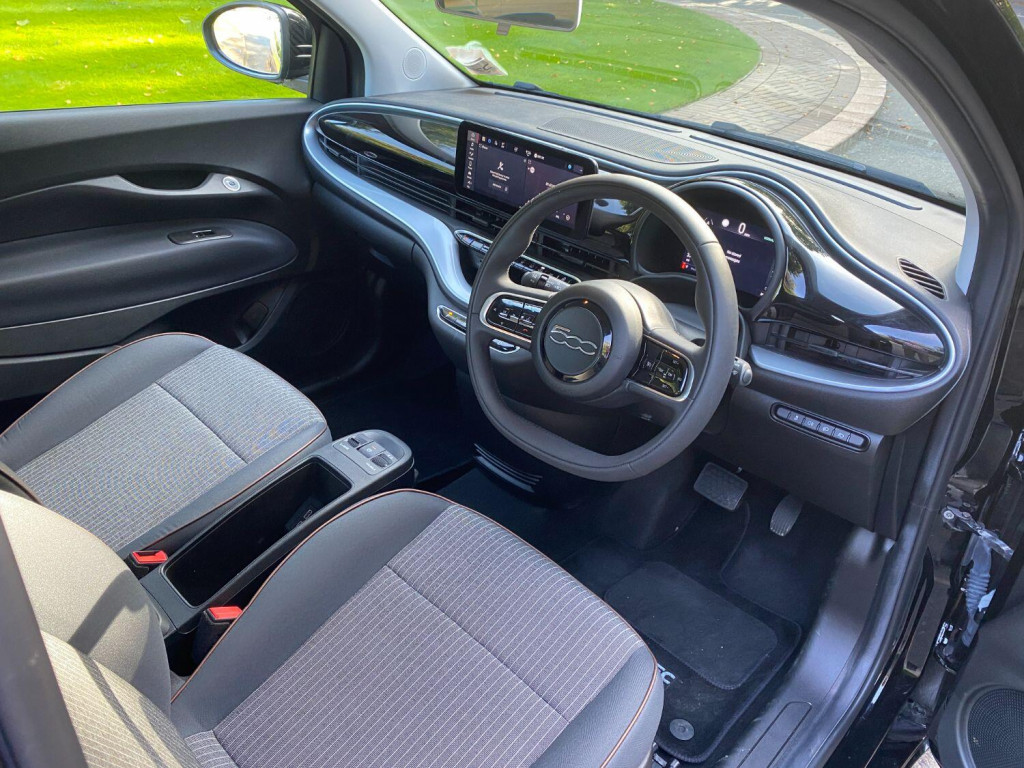 View FIAT 500E 24kWh Icon