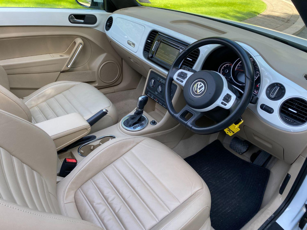 View VOLKSWAGEN BEETLE 1.6 TDI BlueMotion Tech Design