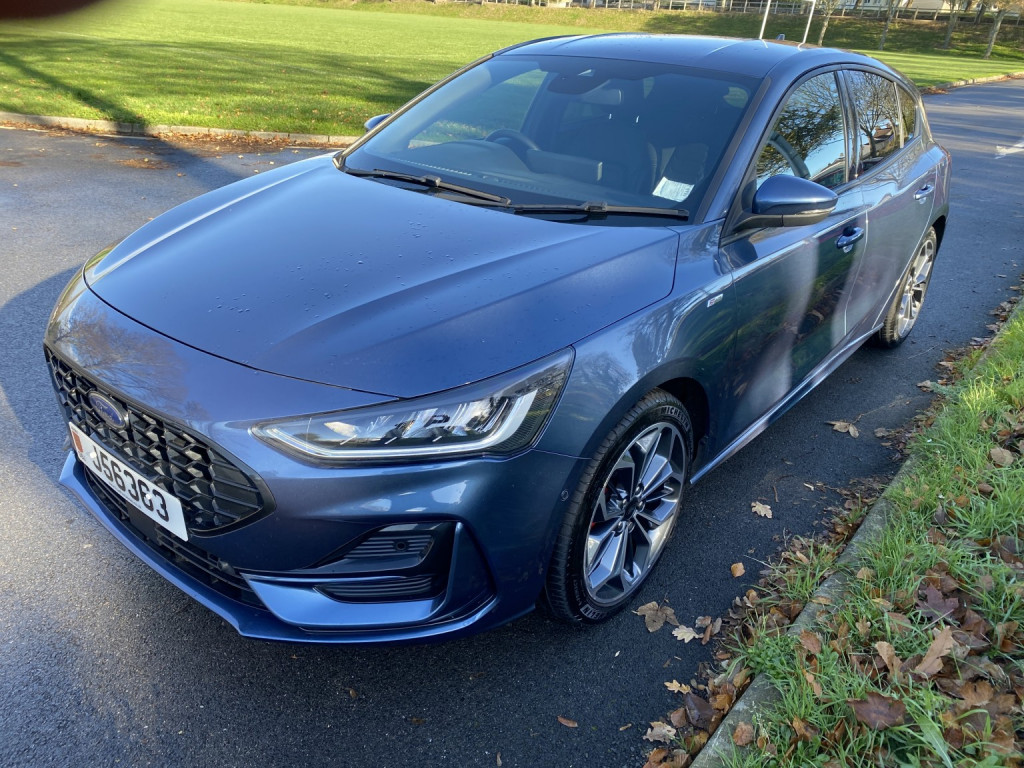 View FORD FOCUS ST LINE HYBRID AUTO