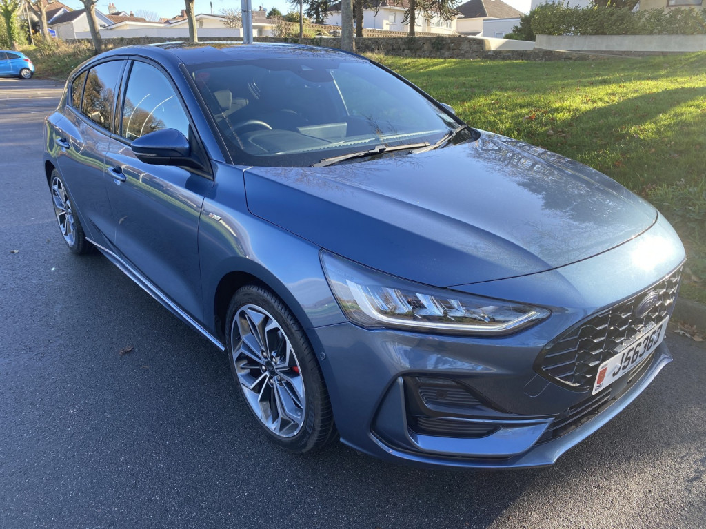 View FORD FOCUS ST LINE HYBRID AUTO