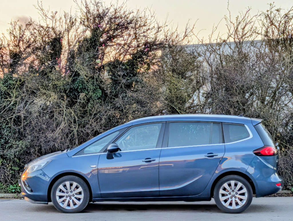 View VAUXHALL ZAFIRA TOURER 1.4 i Turbo Tech Line Nav