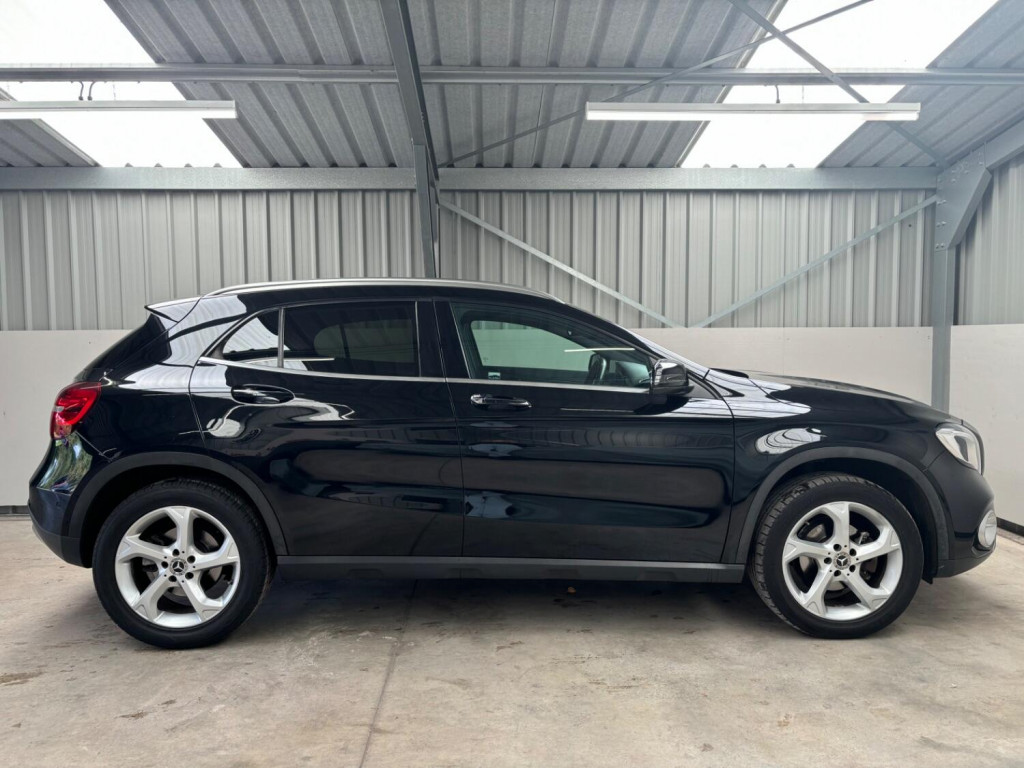 MERCEDES-BENZ GLA CLASS