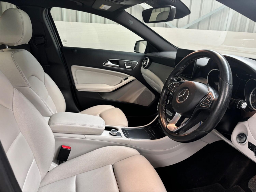 MERCEDES-BENZ GLA CLASS