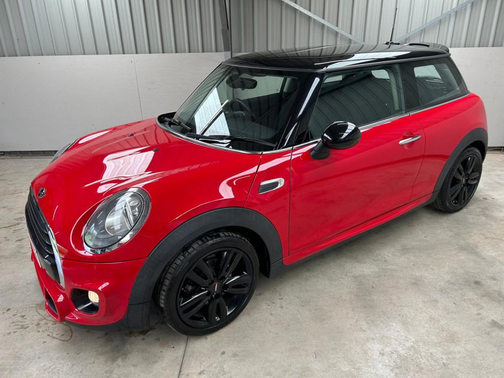 MINI HATCH