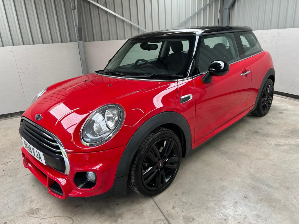 MINI HATCH