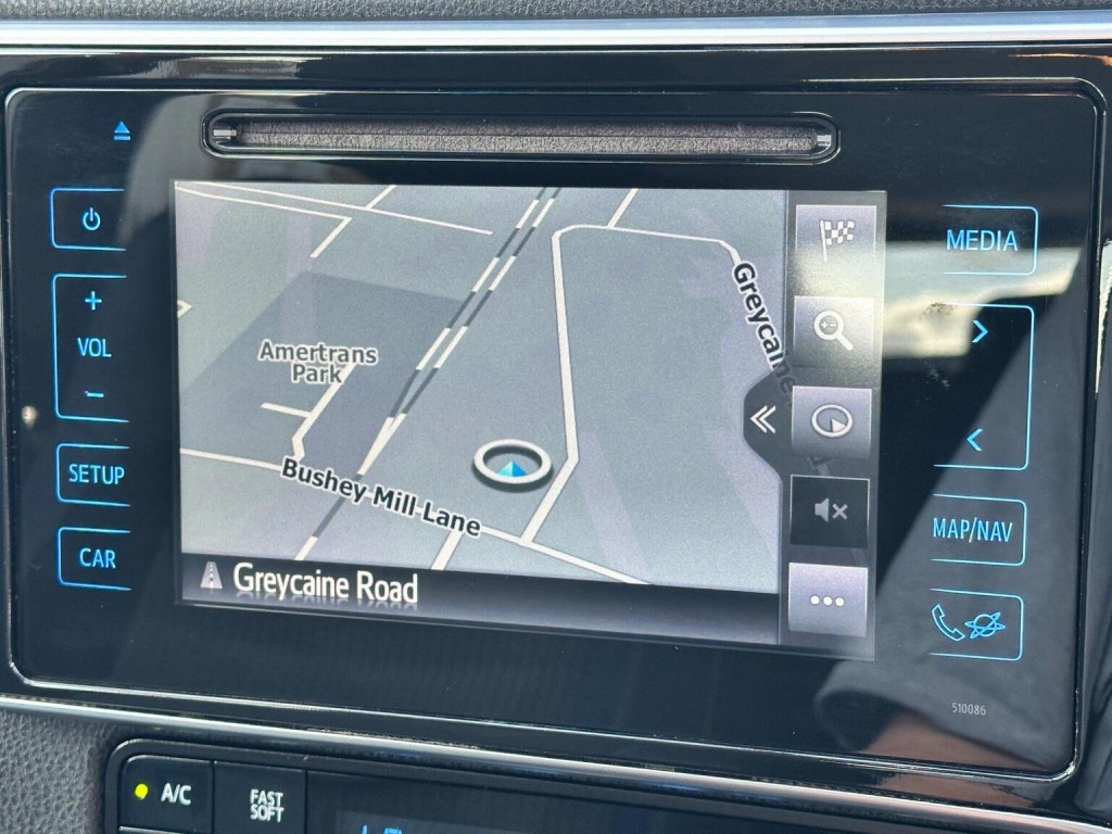 View TOYOTA AURIS 1.8 VVT-h Excel CVT Euro 6 (s/s) 5dr