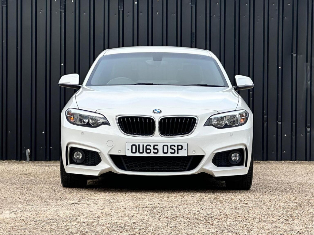 View BMW 2 SERIES 2.0 220i M Sport Auto Euro 6 (s/s) 2dr