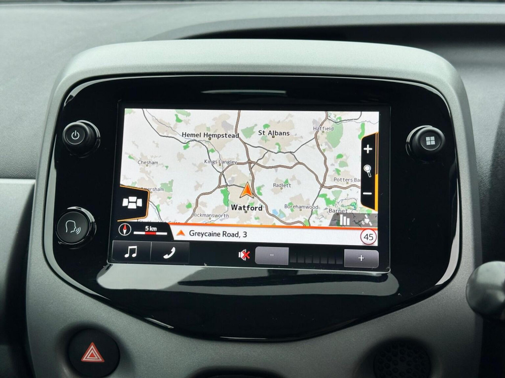 View TOYOTA AYGO 1.0 VVT-i x-play Euro 6 5dr