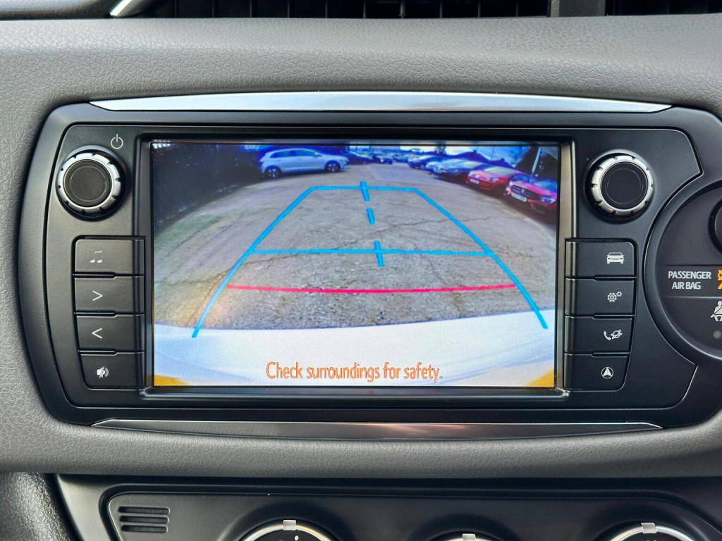 View TOYOTA YARIS 1.33 Dual VVT-i Icon Euro 5 5dr Euro 5