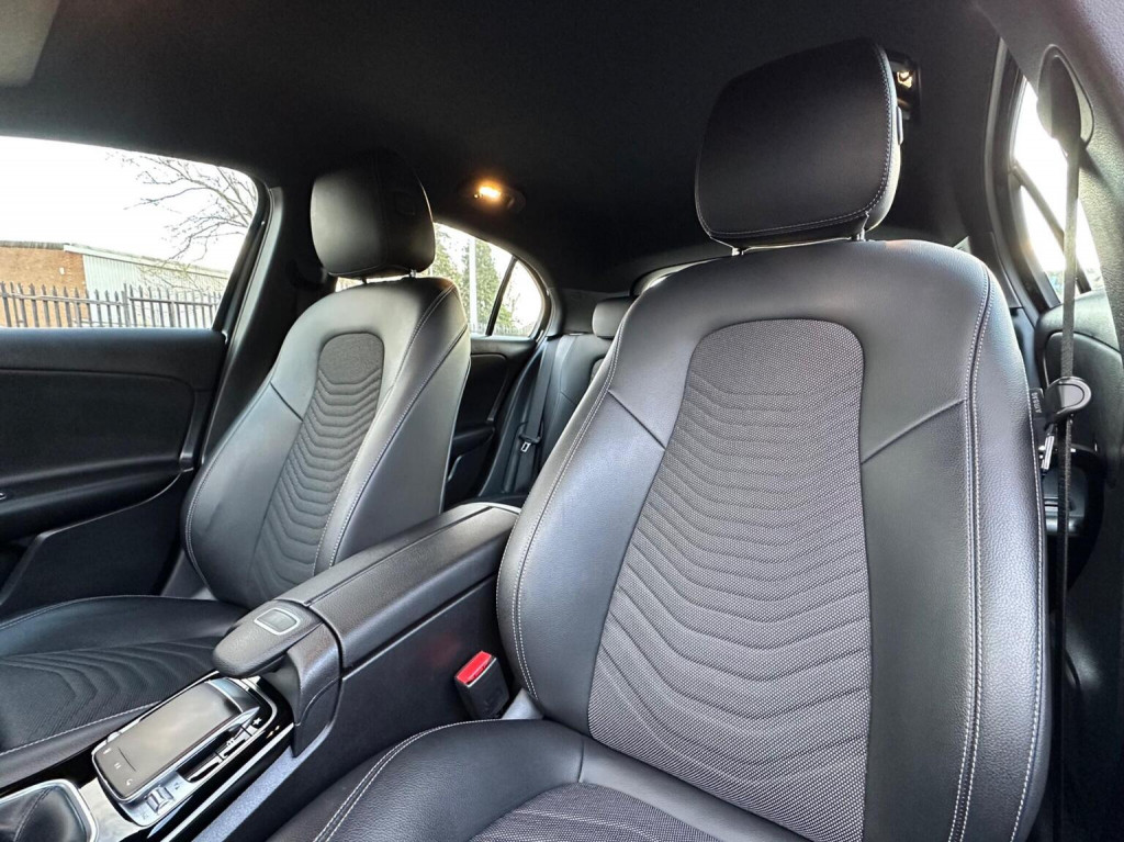 View MERCEDES-BENZ A CLASS 1.3 A180 SE Euro 6 (s/s) 5dr