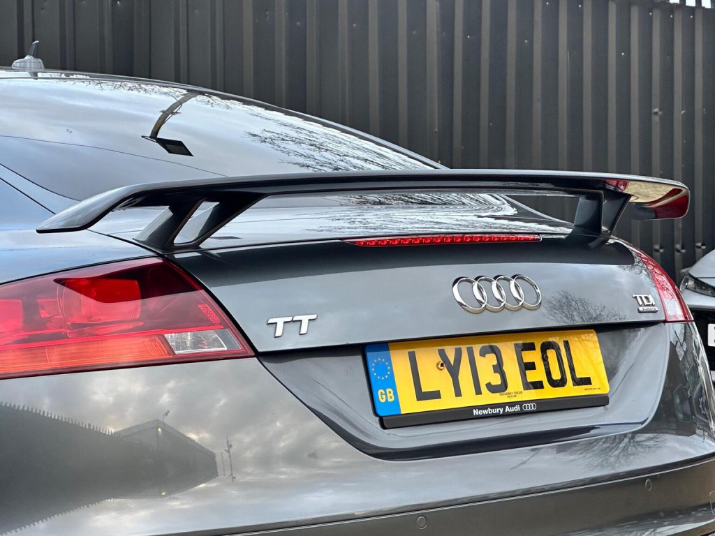 View AUDI TT 2.0 TDI Black Edition quattro Euro 5 3dr