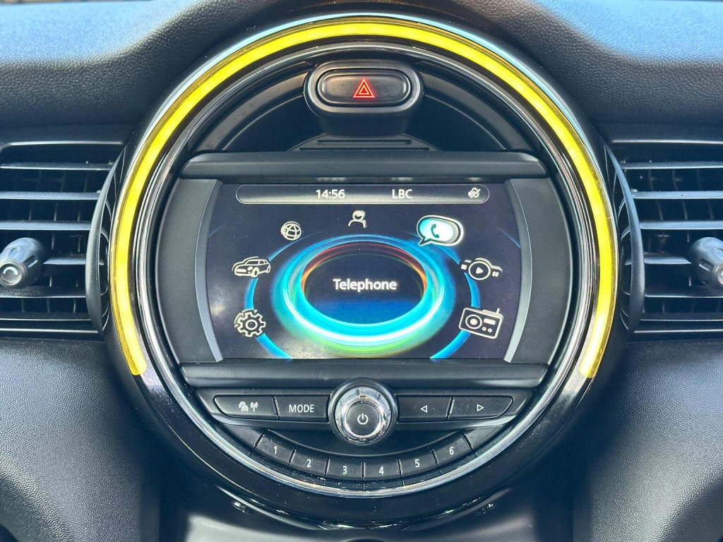 View MINI HATCH 1.5 Cooper Auto Euro 6 (s/s) 3dr