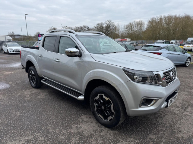 NISSAN NAVARA
