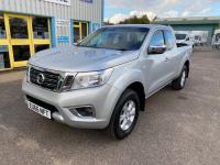 NISSAN NP300