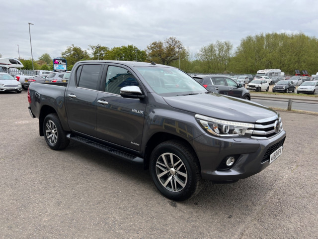 TOYOTA HILUX