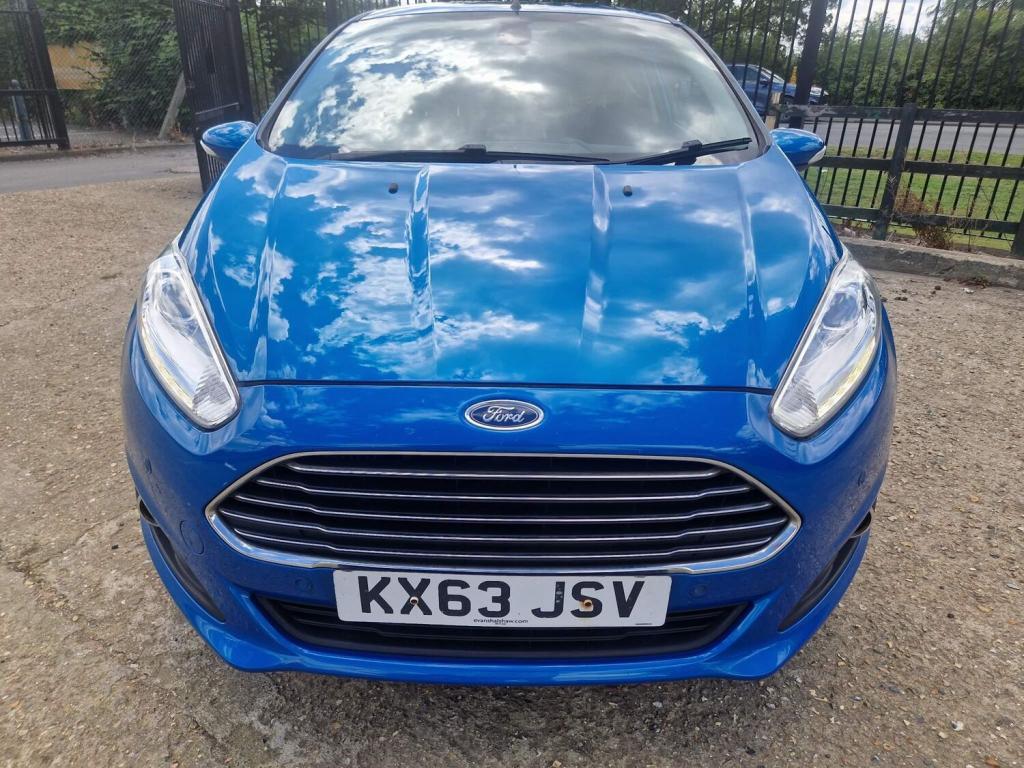 View FORD FIESTA 1.0T EcoBoost Titanium Euro 5 (s/s) 3dr