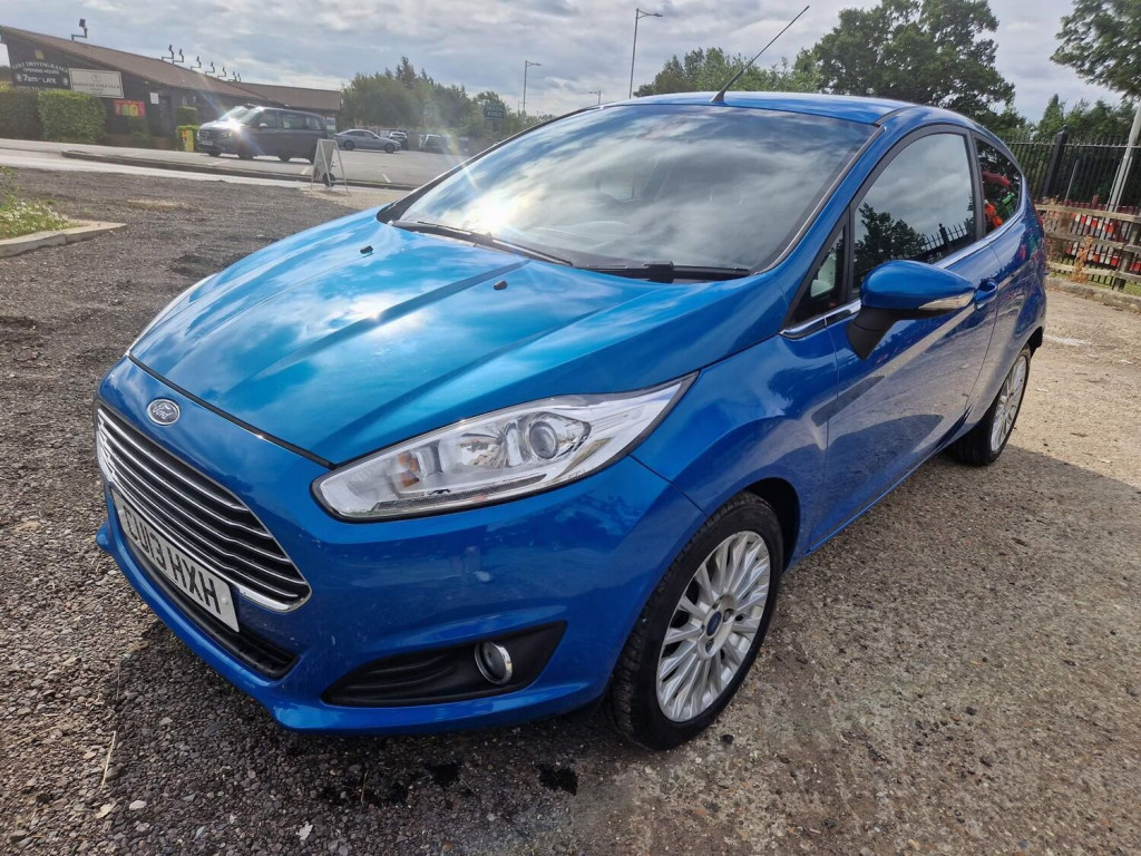 View FORD FIESTA 1.0T EcoBoost Titanium Euro 5 (s/s) 3dr