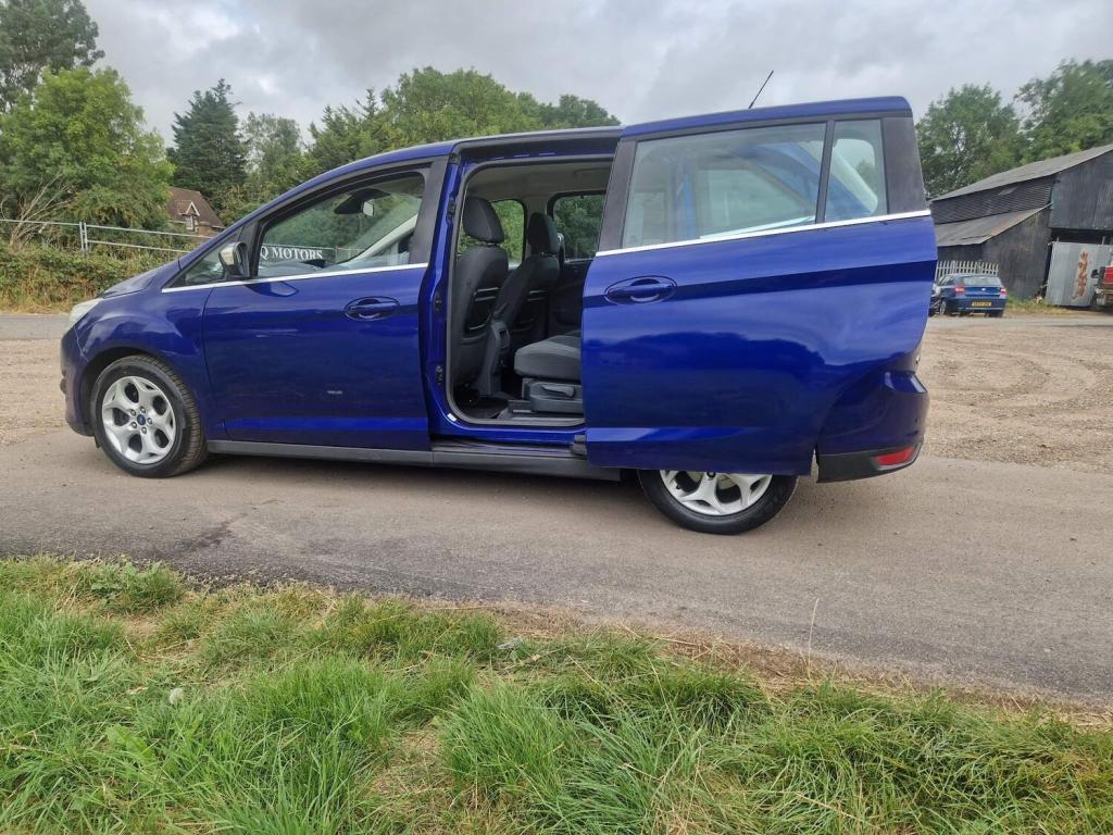 View FORD GRAND C-MAX 1.0T EcoBoost Zetec Euro 5 (s/s) 5dr
