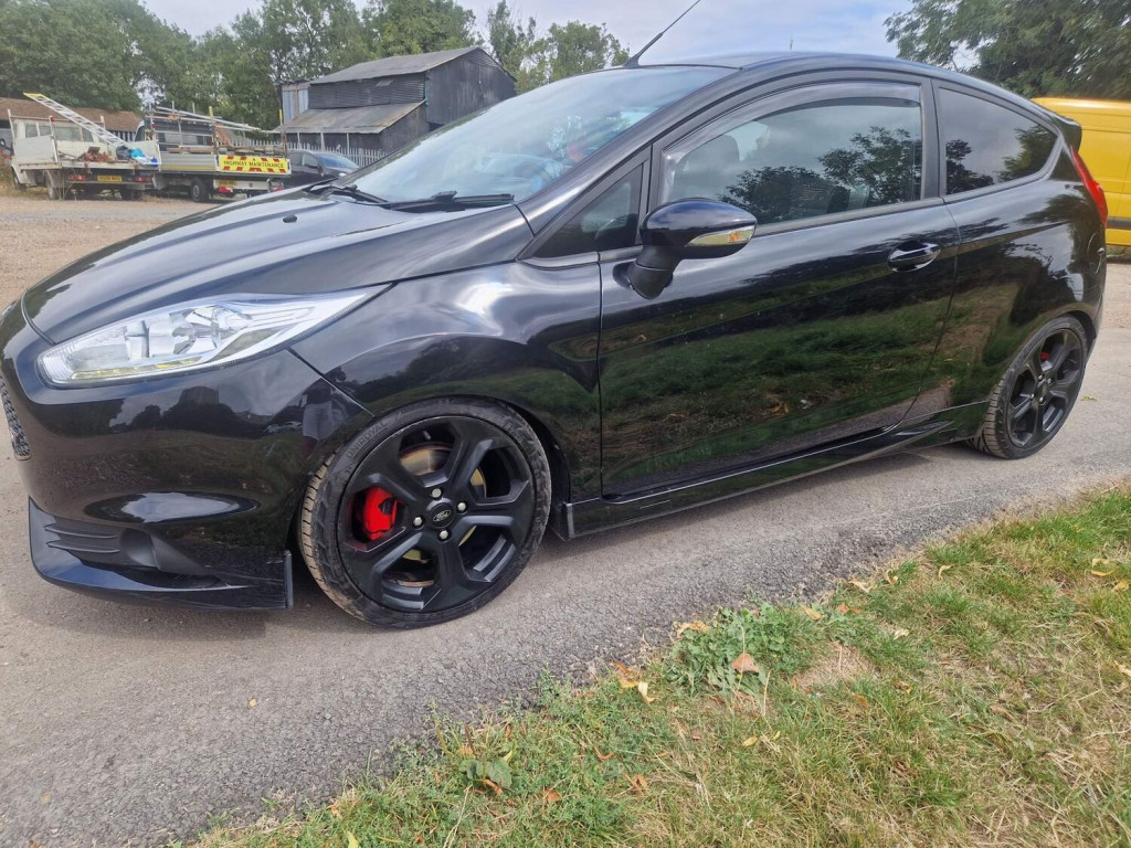 View FORD FIESTA 1.6T EcoBoost ST-3 Euro 6 3dr